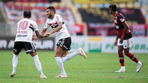 Com seis pontos nos dois primeiros jogos, o tricolor busca manter a liderança. Flamengo é goleado pelo São Paulo e vira prato cheio para ...