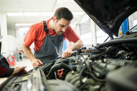 Automotive Service Technician What Is It And How To Become One Ziprecruiter
