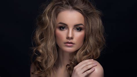 Auburn Hair Girl Model In Black Background Hd Girls Wallpapers Hd Wallpapers Id 70698