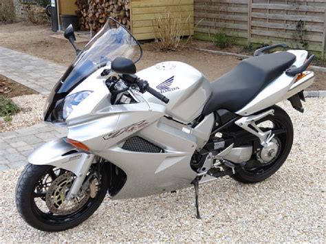 Get the latest specifications for honda vfr 800 2006 motorcycle from mbike.com! 2003 Honda VFR 800: pics, specs and information ...