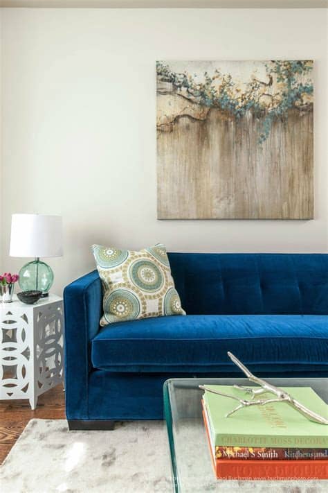 Safe decorating is riskier than playful decorating. 21 Different Style To Decorate Home With Blue Velvet Sofa