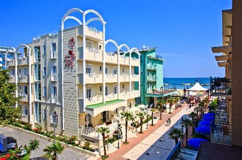 This festival, centered around italian and international documentaries, has become more and more important for anyone who loves reality cinema, cinema which is of a growing importance both in terms of production as well as distribution both on the big and small screen. HOTEL ROSA MARIA ELITE (Bellaria-Igea Marina, Provincia di ...