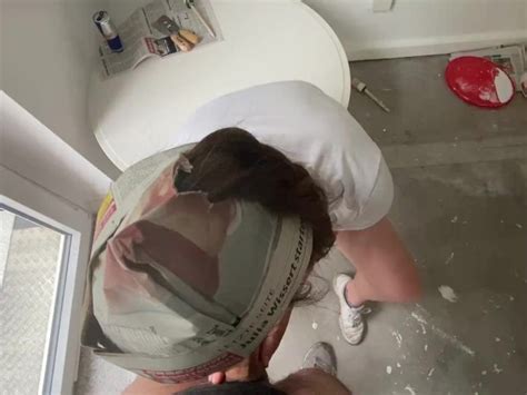 Amateur Stepmom Paints The Kitchen In Her Jeans Shorts So She Gets