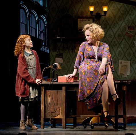 Pin By Larissa Nugroho On Annie The Musical Costumes Broadway