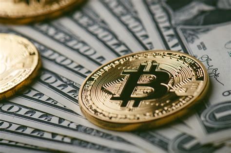 Many people monitor bitcoin's price action through charts and either purchase btc or buy btc futures. Bitcoin Futures Price Above $20k in First Day Trading