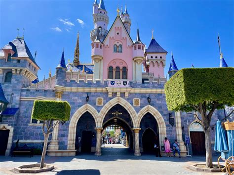 13 Disneyland Must Do Experiences For A Magical Vacation Park Savers