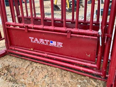 Tarter Cattle Master Series 3 Squeeze Chute Witcher Farms