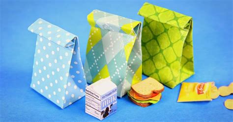 And made by tlb cakes. What's for Lunch? Dollhouse Lunch Bags with Sandwiches | Thanksgiving School Lunch