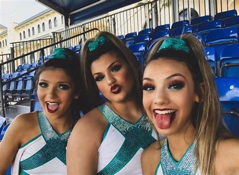 Ellabiesse Cheer Team Pictures Cheer Poses Cute Cheer Pictures