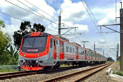 Kereta Listrik Jalur Yogyakarta Solo Mulai Beroperasi