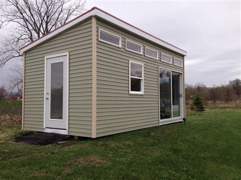 500 square feet is obviously going to be more livable, but keep in mind that anything less than 500 square feet for a single person living situation is considered small. 200 Sq. Ft. Modern Tiny House | Shed to tiny house, Tiny ...