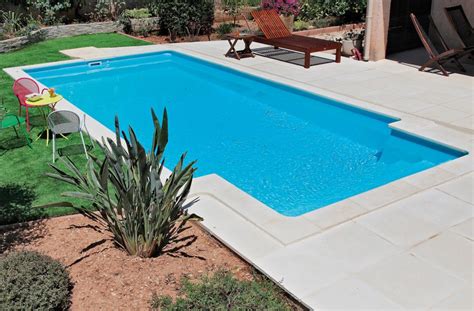 Das klassische schwimmbecken besitzt eine rechteckige form und ist meistens gefliest. Pool Bildgalerie: Swimmingpool Referenzen - Desjoyaux Pools