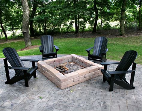 33 Outdoor Fire Pit Seating Area Designs That Make You Want To Do Them