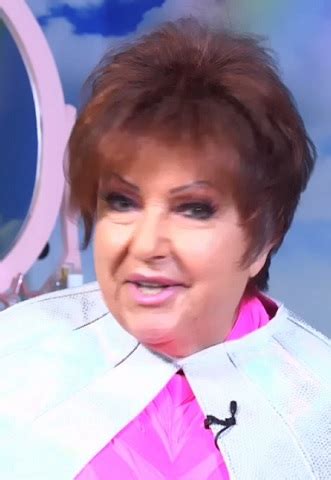 A cadere è stata quindi la maschera dell'unicorno, dietro la quale si celava orietta berti. Il cantante mascherato, Orietta Berti: "Un medico mi ha ...