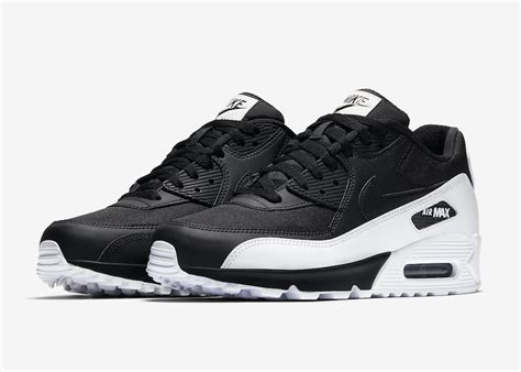 Nike Air Max 90 Essential Black White 537384 082 Sneaker Bar Detroit