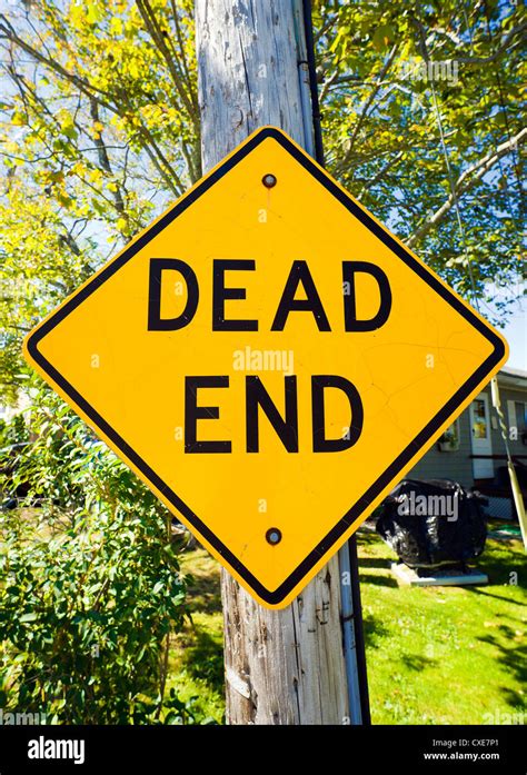 Dead End Sign On Wooden Utility Pole Stock Photo Alamy