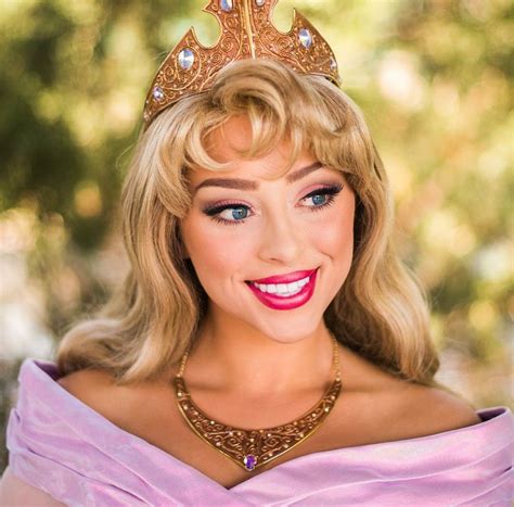 Pin By So On Disneymovies Disney Princess Makeup Disney Makeup