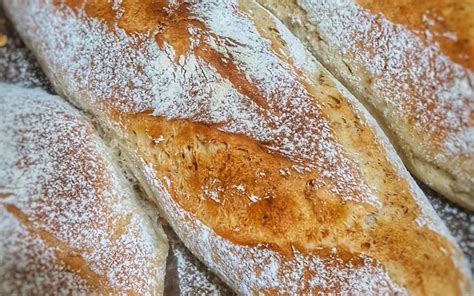 Bref, le pain maison est aussi beau que bon et voici quelques astuces sympas pour le réussir ! Recette pain maison pas chère et facile > Cuisine Étudiant