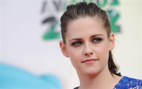 kristen stewart talks about why she went public with lesbian relationship kitodiaries
