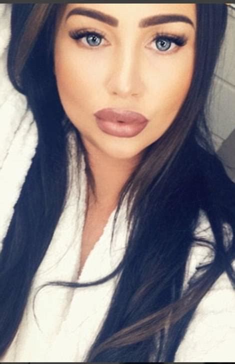 Lauren Goodger Shows Off Her Very Plump Pout On Instagram Daily Mail Online