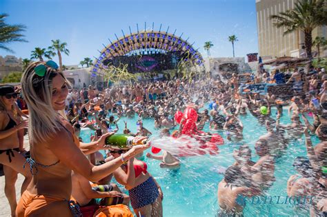Las Vegas Pool Parties Youll Fall In Love With By Holiday Genie