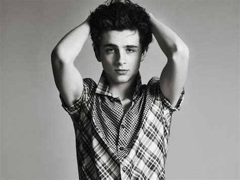 Timothée chalamet is perfectly attired for social distancing. Poze Timothée Chalamet - Actor - Poza 5 din 18 - CineMagia.ro