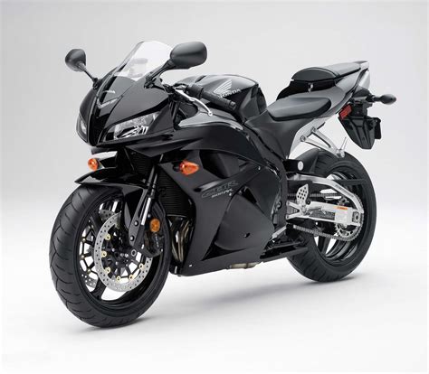 If you don't mind that it is the safe or obvious choice, the cbr600rr will never fail to keep. Fiche & Revue technique HONDA CBR 600 RR 2011