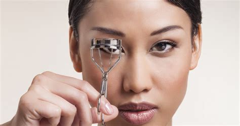 lash curler purchasing tips for our babes with hooded eyes