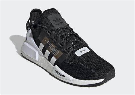 The sneak has a chunkier midsole that only utilises one plug, giving you more responsive cushioning where you need it most. adidas NMD R1 V2 FV9021 - Release Date | SneakerNews.com