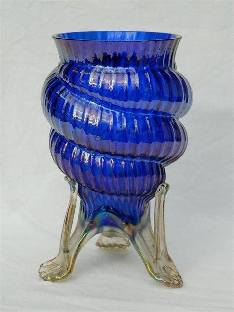 Kralik Loetz Shell Vase Art Nouveau Deco Czech Bohemian Iridescent Glass Engraved Vase