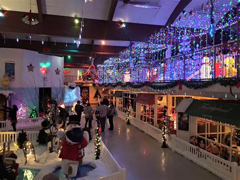 Fantasyland Is Most Wonderful Christmas Village Near Detroit