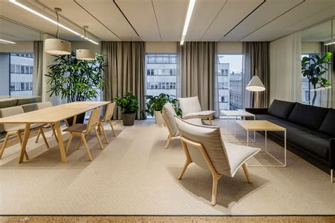 A Homelike Office Interior Was Designed For This Company