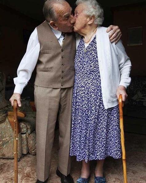 Together Via Passionout Love Womanslook Growing Old Old Couples Growing Old Together