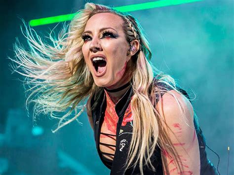 Did Nita Strauss Go Under The Knife Body Measurements And More