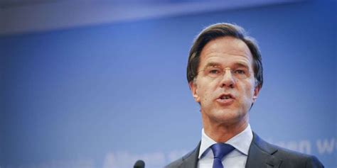 De eerste beelden van mark rutte en hugo de jonge die praten in talen als turks, arabisch ik zou zeggen, laat mark rutte en handlangers niks zeggen. Niederlande Lockdown / Niederlande: Teil-Lockdown wird ...