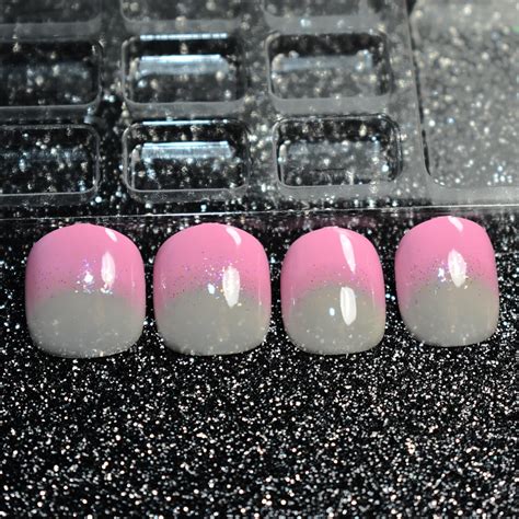 24pcs Baby Pink French False Nails With Iridescent Colorful Light