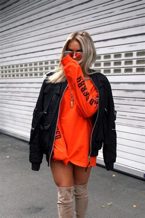 25 Best Orange Clothes For Women Vintagetopia Orange Outfit