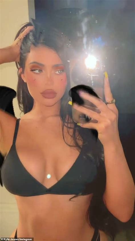 Kylie Jenner Sports A Sexy Black Bra Online After Introducing Followers