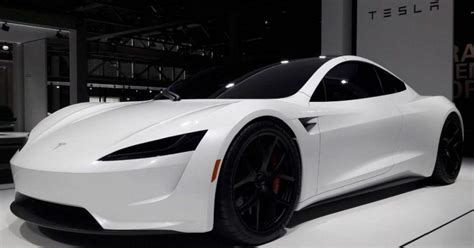 Fue allá por el año 2008, y por aquel entonces se convertía en un automóvil pionero al importar la tecnología de propulsión eléctrica a un vehículo deportivo. Here's Everything We Know About The 2021 Tesla Roadster ...