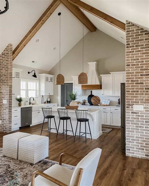 19 Vaulted Ceiling Kitchen Designs To Spark Your Imagination