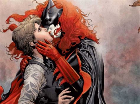 Batwoman Creative Team Quits After Dc Comics Nixes Lesbian Marriage