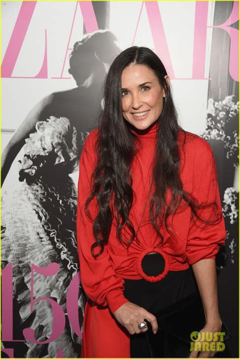 Tallulah willis posted a hilarious tribute to her mom, demi moore, on mother's day, where the actress can be seen picking splinters out of her daughter's butt. Demi Moore's Daughter Tallulah Joins Her for Friend's Book ...