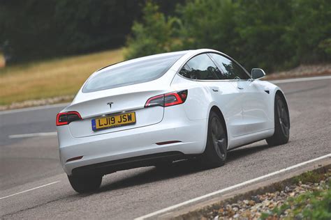 Tesla Model 3 Standard Range Plus 2019 Uk Review Autocar