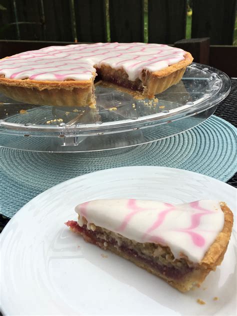 Mary Berry´s Bakewell Tart With Feathered Icing Theunicook