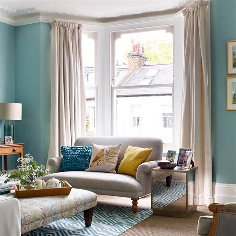 How To Dress A Bay Window Ways To Style Awkward Layouts With Blinds