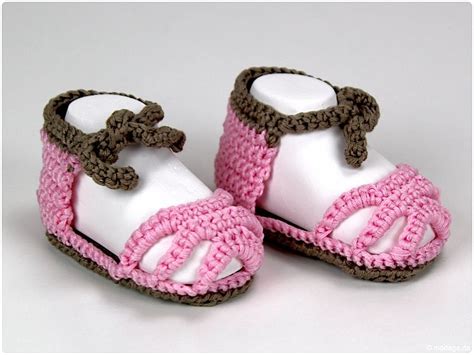 Ab einem bruttobestellwert von 35 eur versenden wir kostenlos. Gehäkelte Baby-Sandalen | Häkeln baby, Babysandalen ...