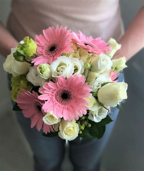 Pink Gerbera Daisy Bouquets Wedding So Simply Done And Pink Too