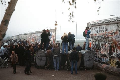 Find out the real translation of ich bin ein berliner.. Defense.gov News Article: Witnesses Recall Berlin Wall's Fall