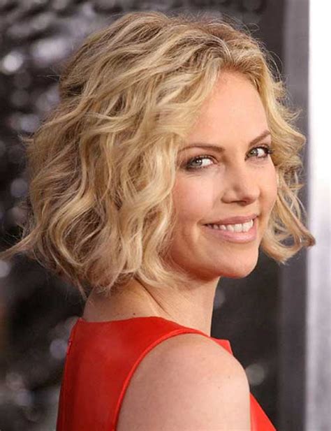 15 Short Haircuts For Wavy Hair Over 50 Short Hairstyles