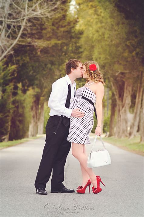 Journal Maternity Photography Poses Outdoors Vintage Maternity